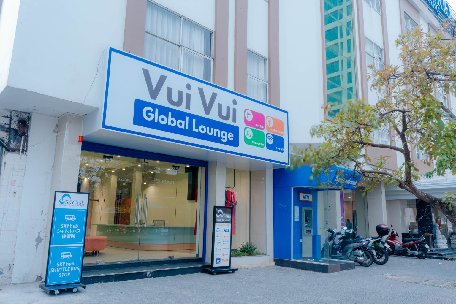 HIS’s Da Nang Travel Lounge has been given a pop-up makeover after relocating.