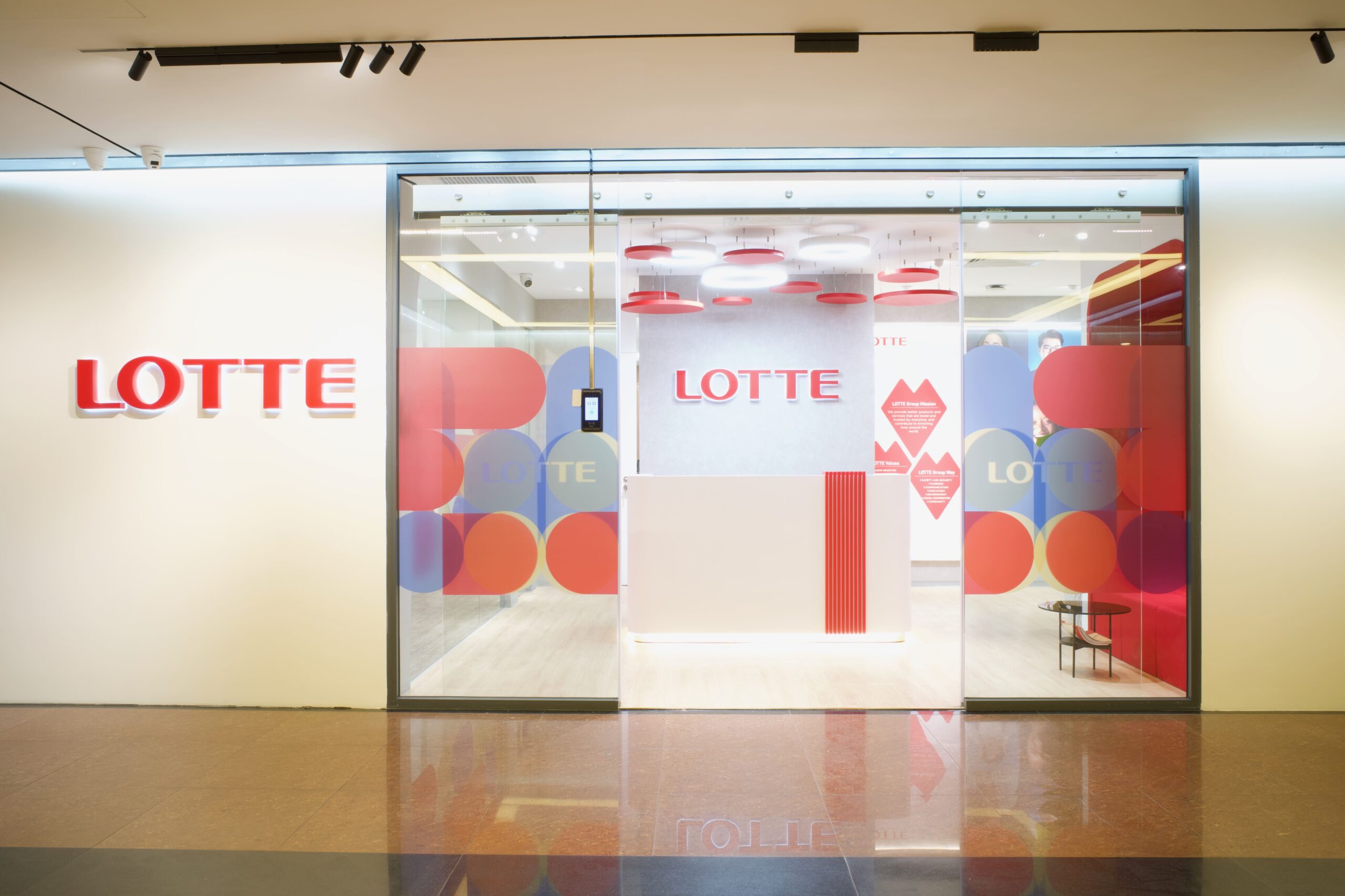 エンゲージメントと労動生産性向上のためにオフィスを刷新  LOTTE VIETNAM様