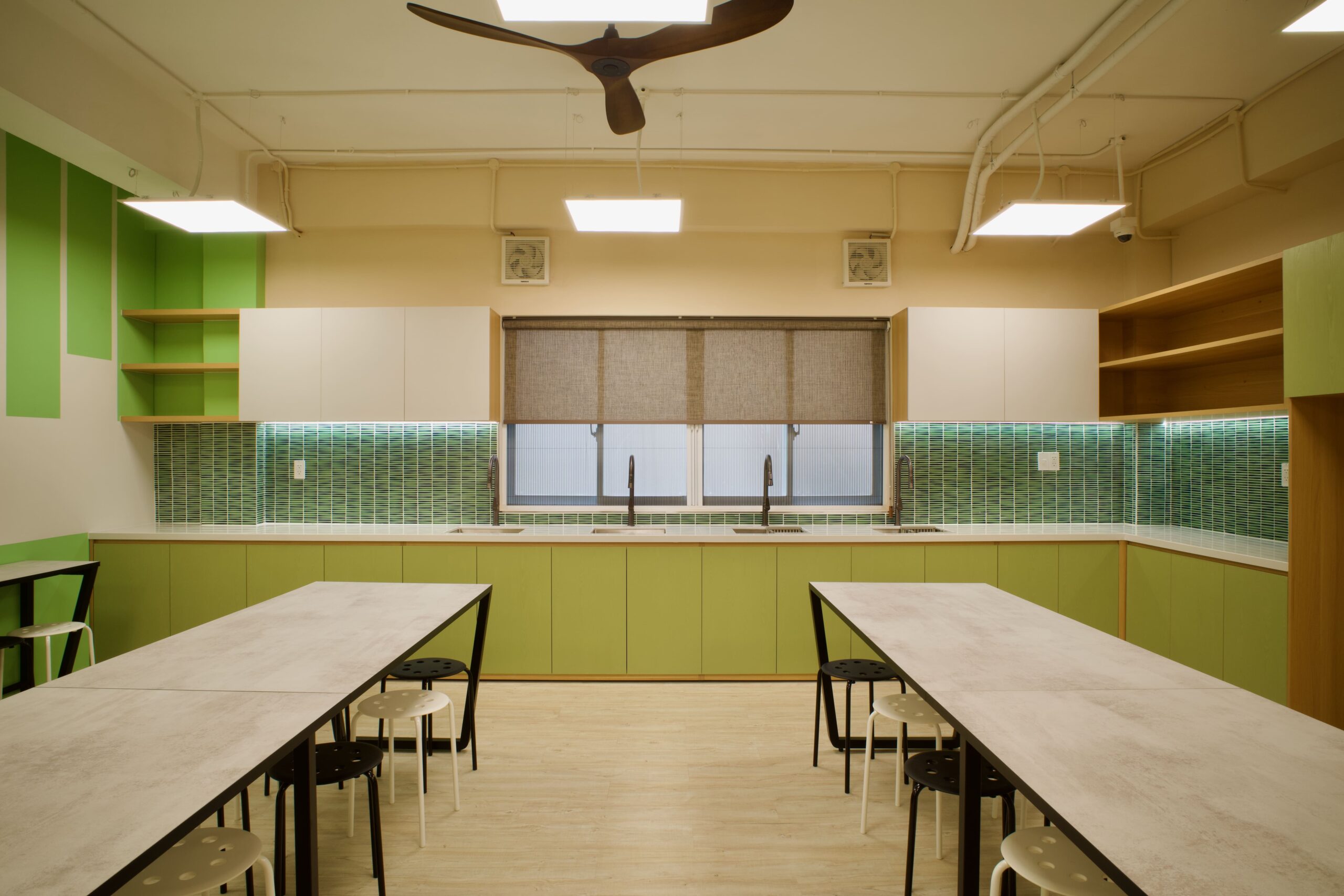 シーリングファンで涼しい風がオフィスにそよぐ CRESTEC様